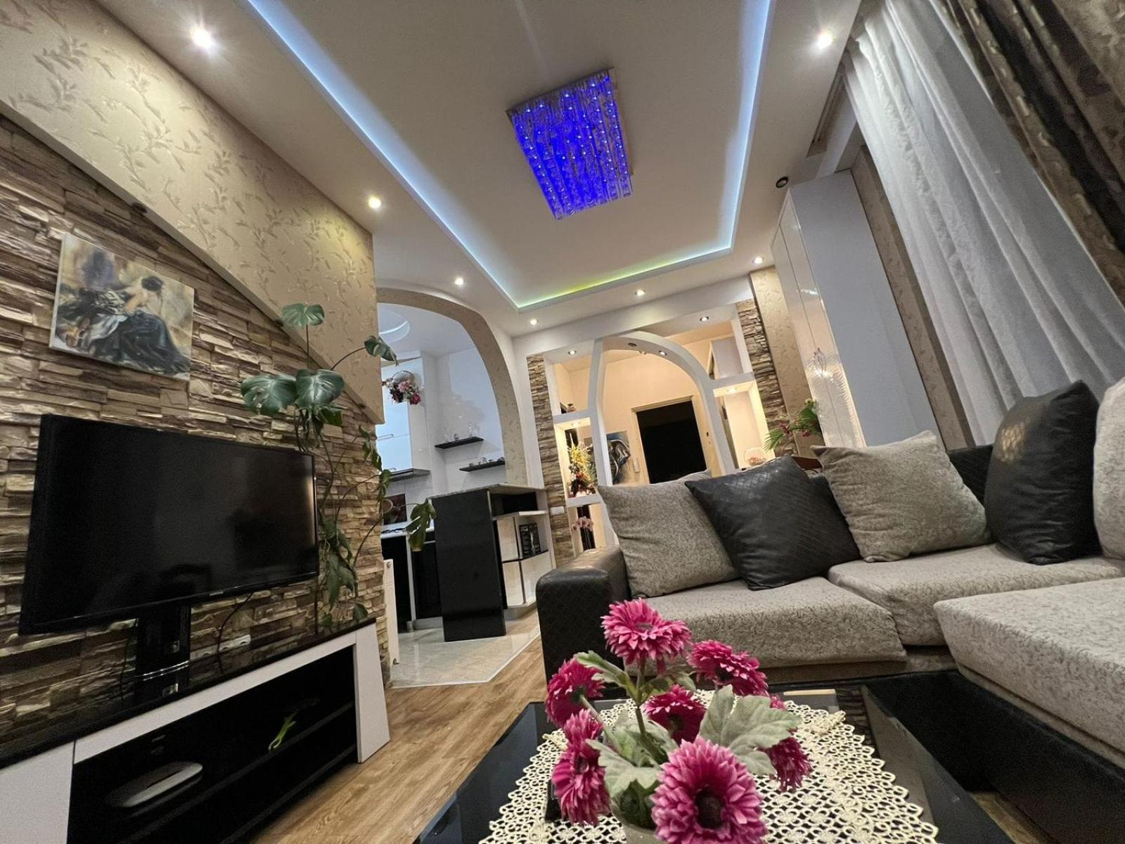 טביליסי Cozy Apartment In The City Center Mtatsminda מראה חיצוני תמונה