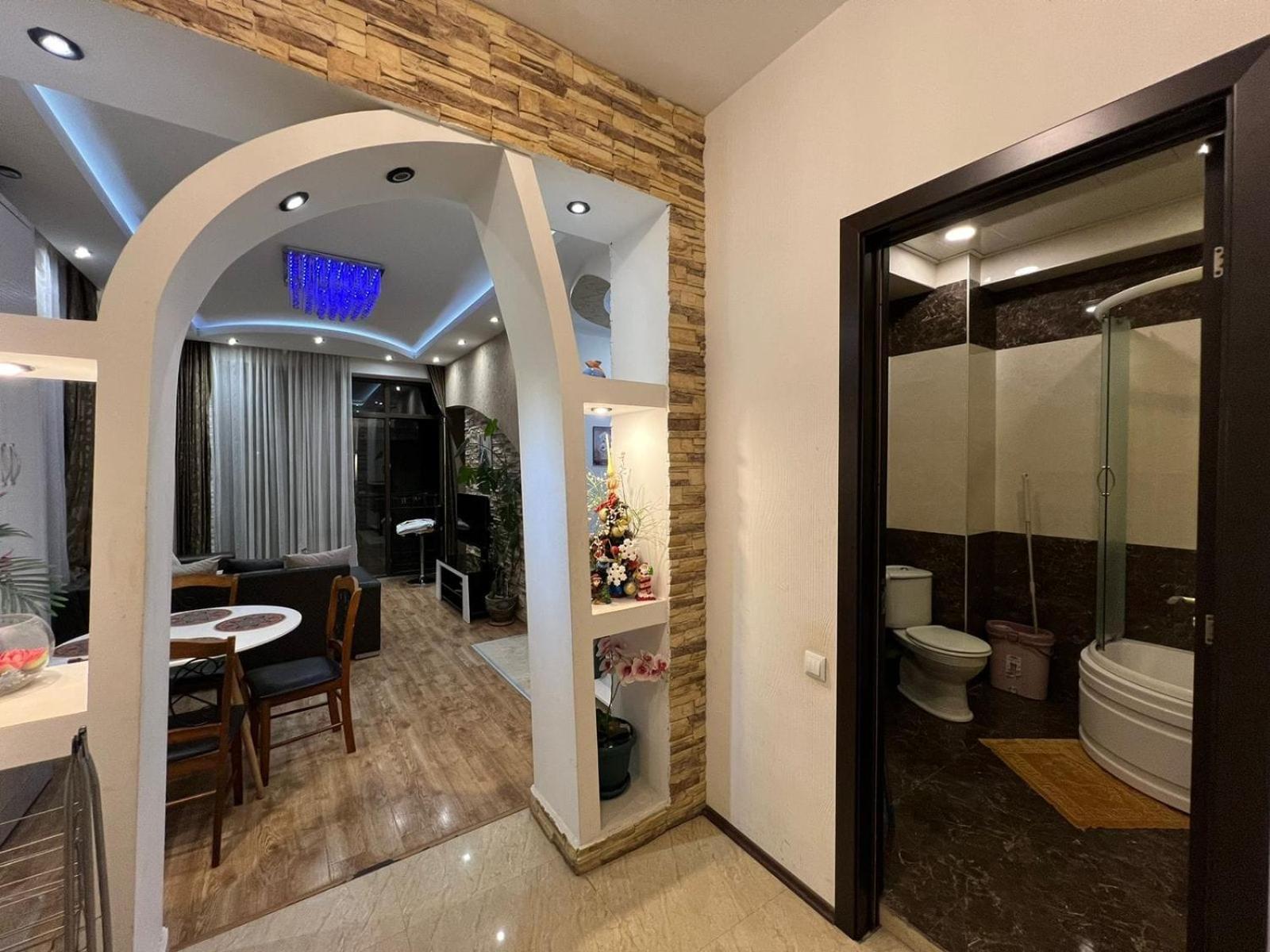 טביליסי Cozy Apartment In The City Center Mtatsminda מראה חיצוני תמונה
