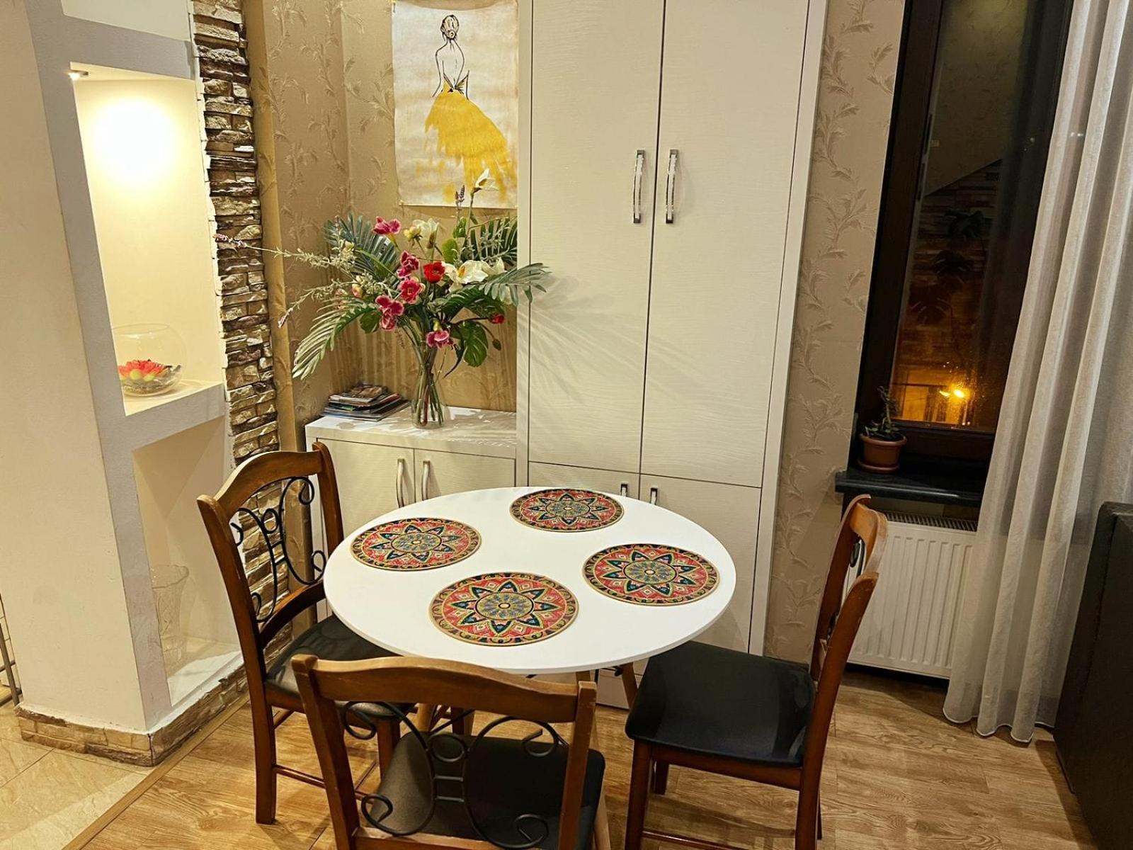 טביליסי Cozy Apartment In The City Center Mtatsminda מראה חיצוני תמונה