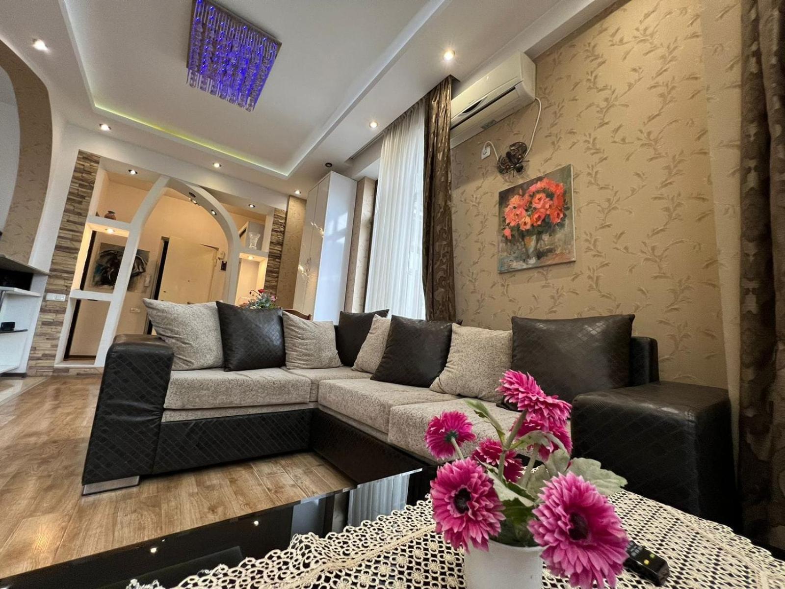 טביליסי Cozy Apartment In The City Center Mtatsminda מראה חיצוני תמונה