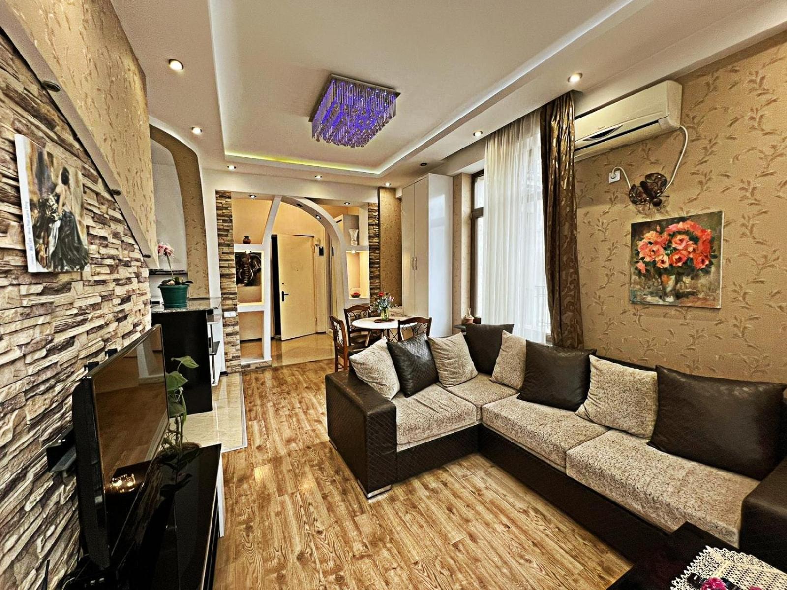טביליסי Cozy Apartment In The City Center Mtatsminda מראה חיצוני תמונה