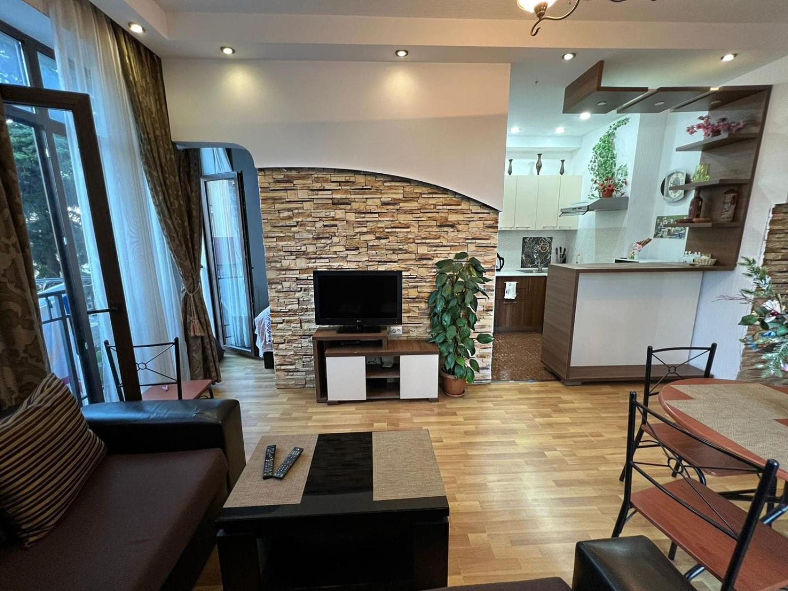 טביליסי Cozy Apartment In The City Center Mtatsminda מראה חיצוני תמונה