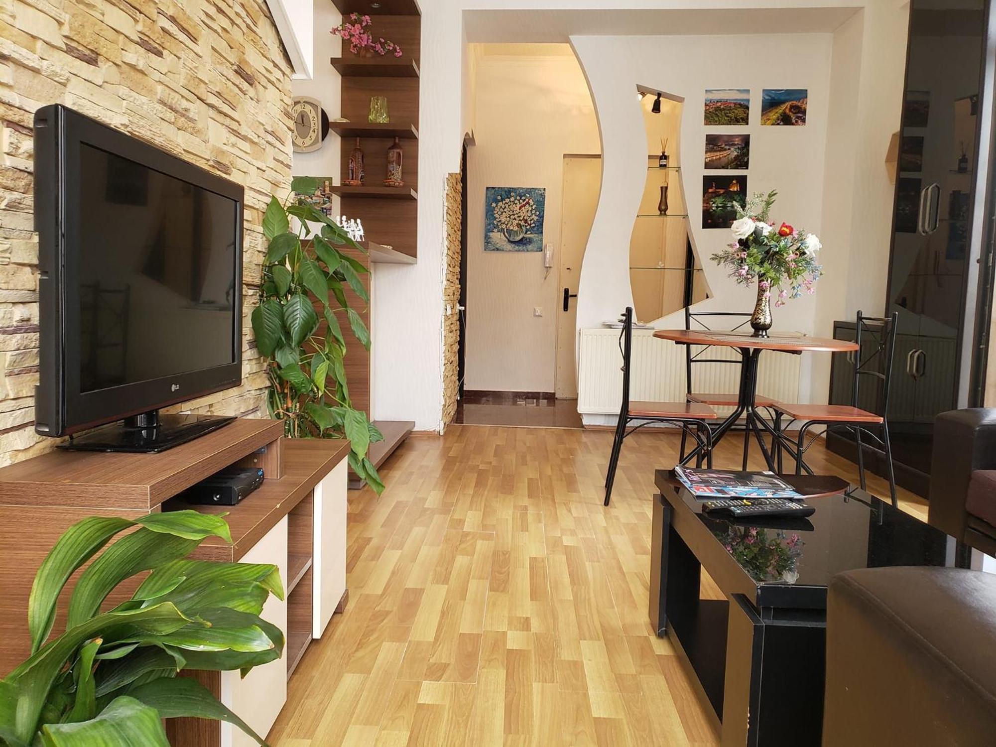 טביליסי Cozy Apartment In The City Center Mtatsminda מראה חיצוני תמונה