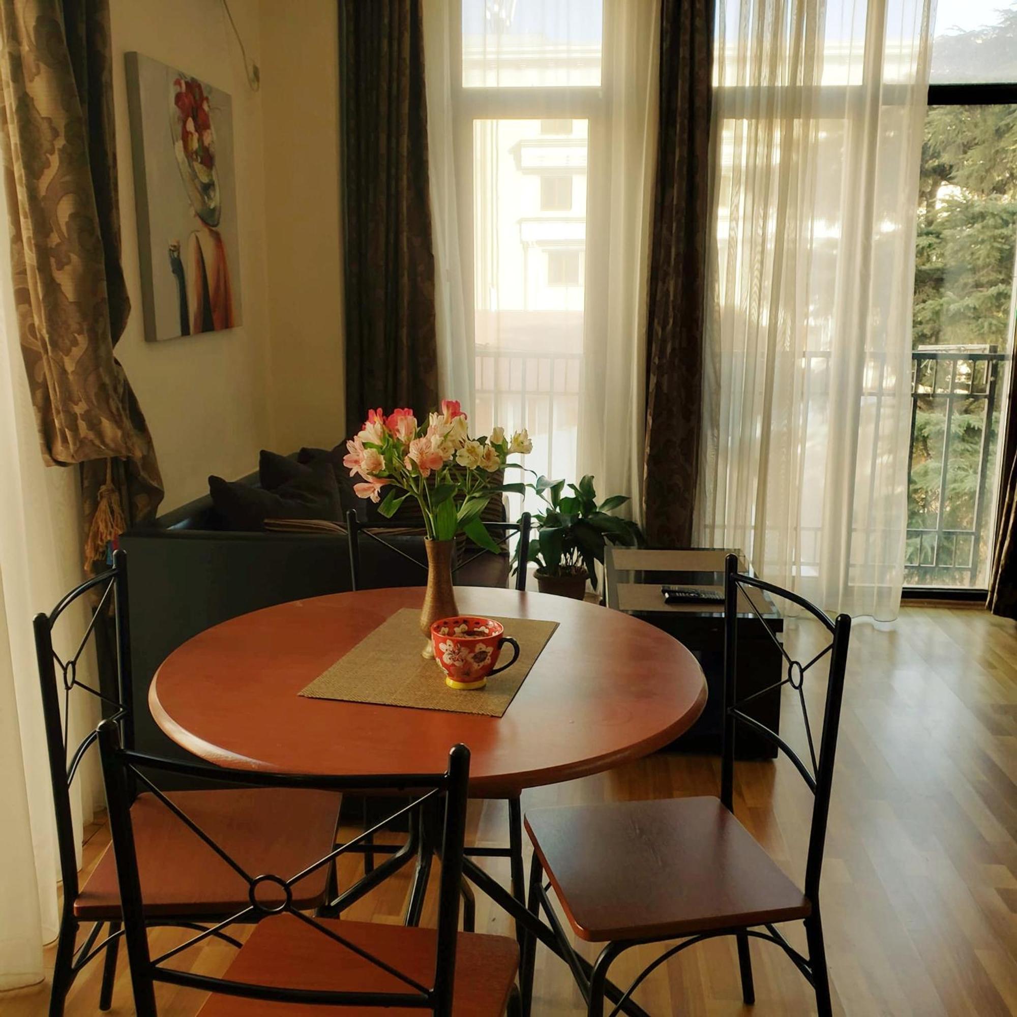 טביליסי Cozy Apartment In The City Center Mtatsminda מראה חיצוני תמונה