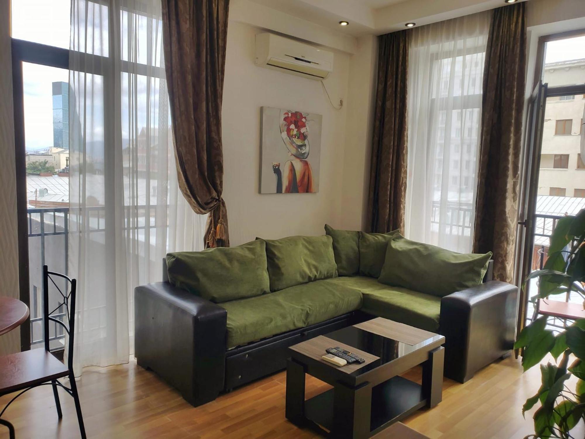 טביליסי Cozy Apartment In The City Center Mtatsminda מראה חיצוני תמונה