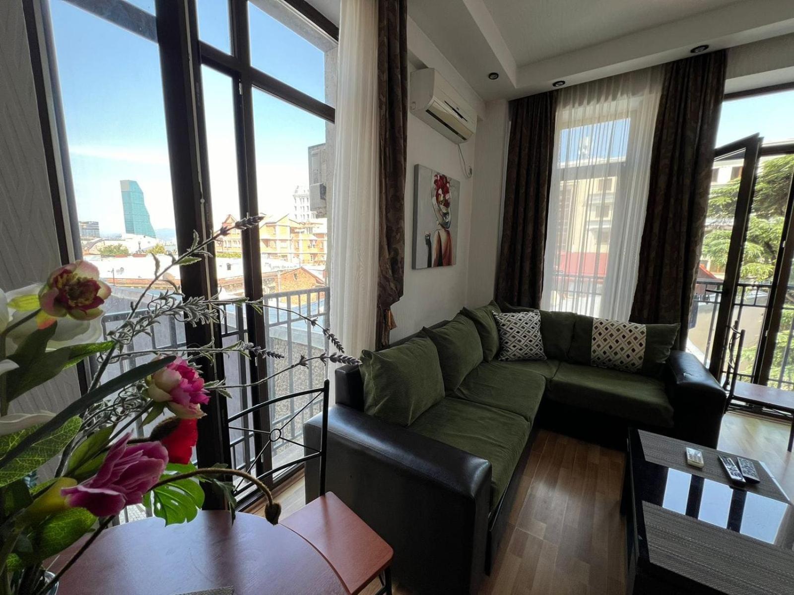 טביליסי Cozy Apartment In The City Center Mtatsminda מראה חיצוני תמונה