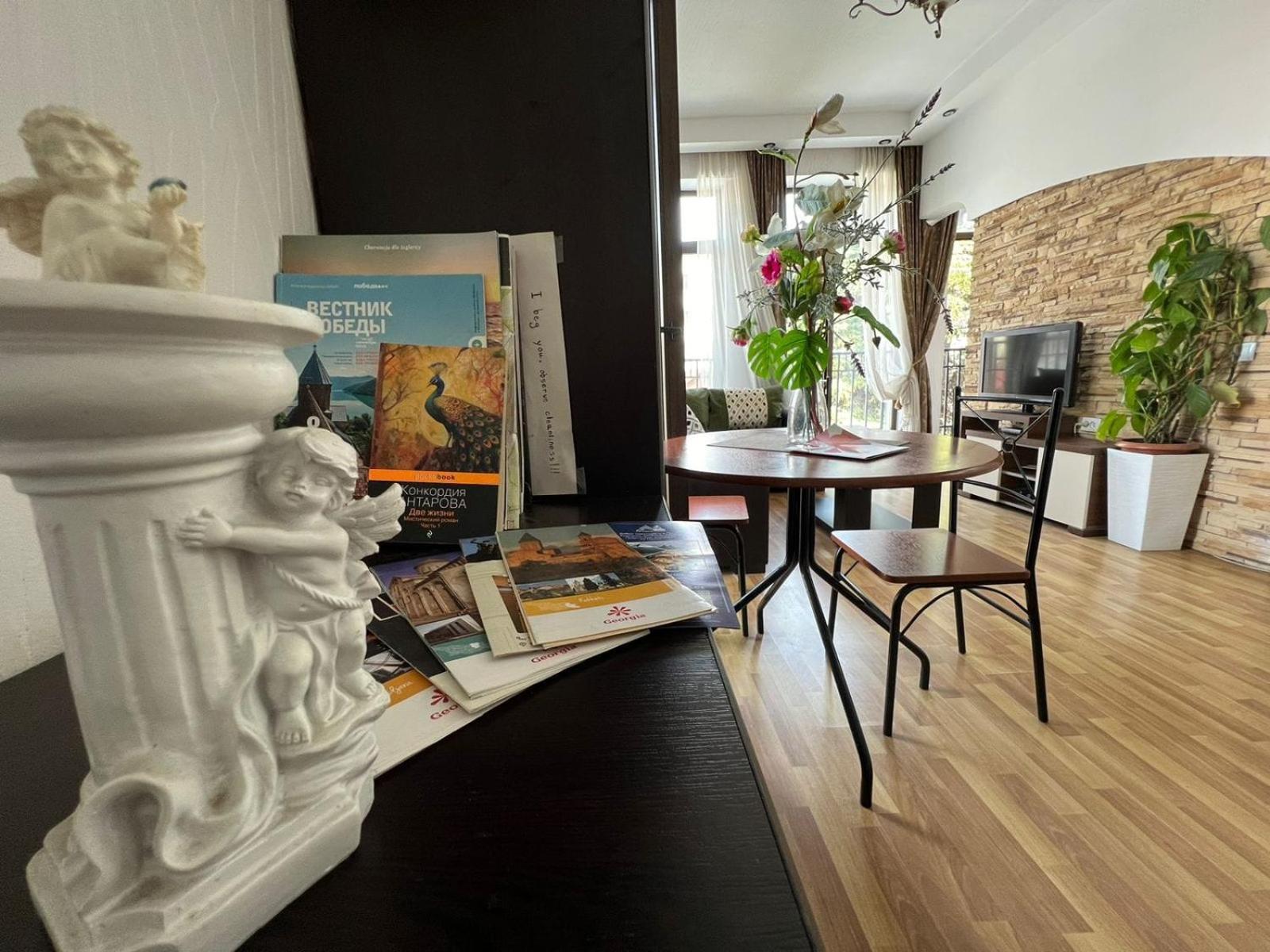 טביליסי Cozy Apartment In The City Center Mtatsminda מראה חיצוני תמונה