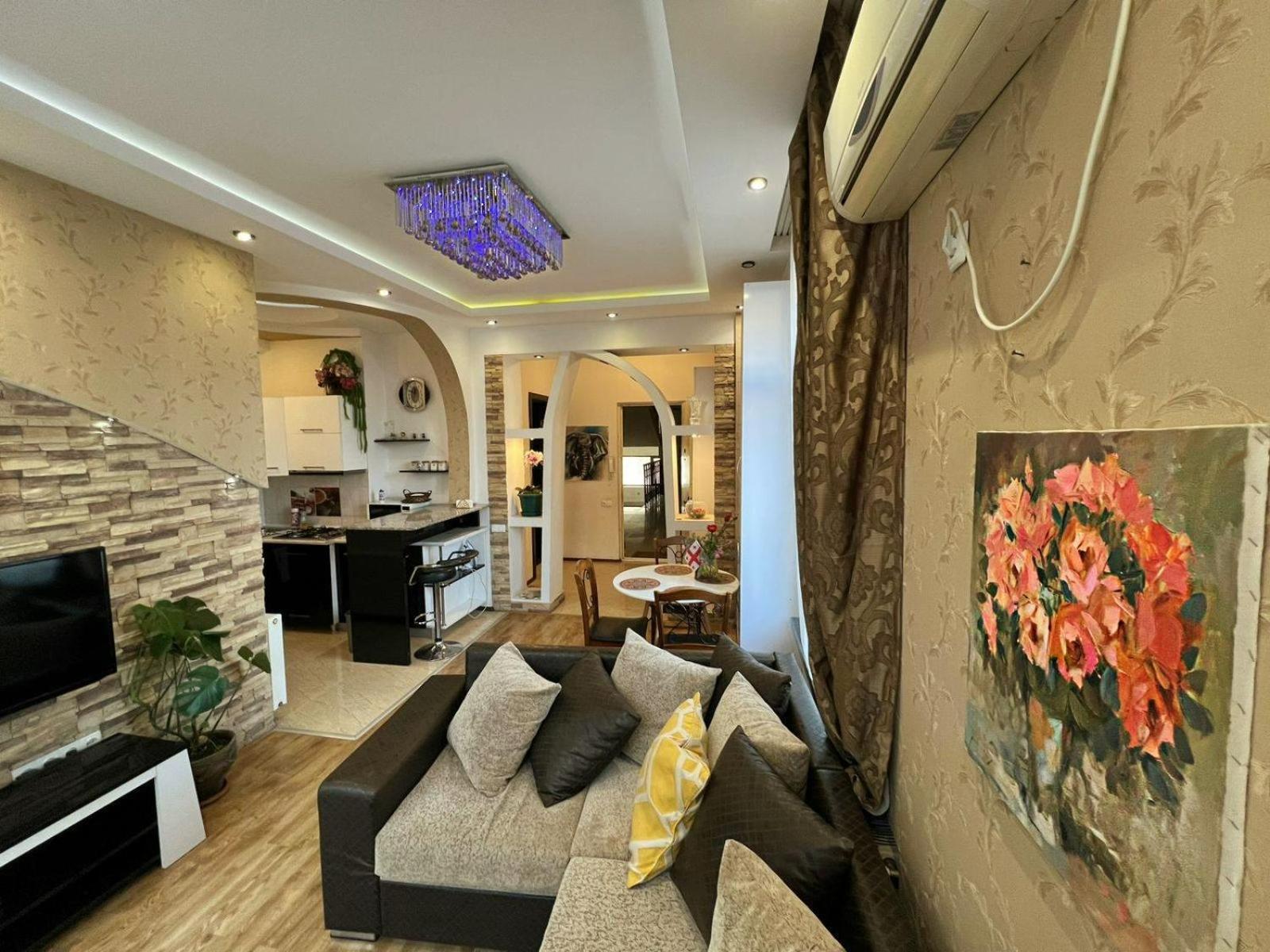 טביליסי Cozy Apartment In The City Center Mtatsminda מראה חיצוני תמונה